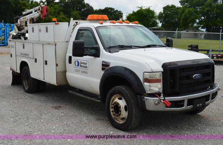 image for item H2931 2008 Ford F550 service truck with crane
