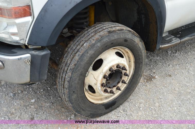 image for item H2931 2008 Ford F550 service truck with crane