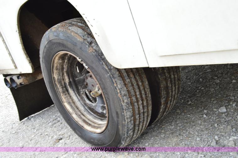 image for item H2931 2008 Ford F550 service truck with crane