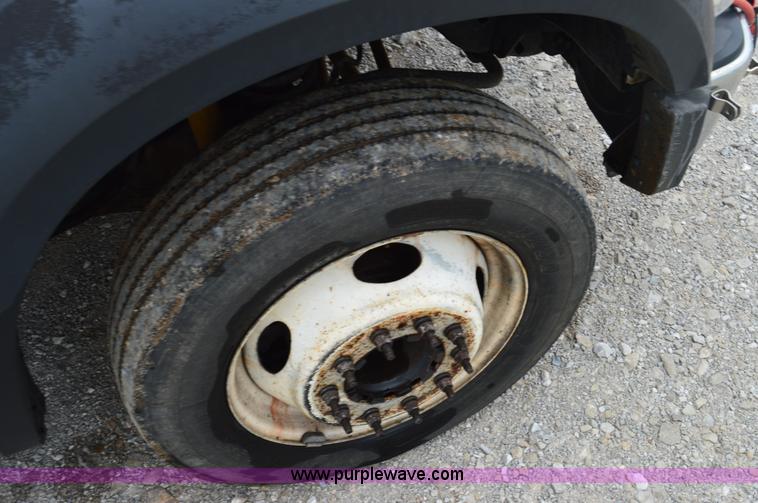 image for item H2931 2008 Ford F550 service truck with crane