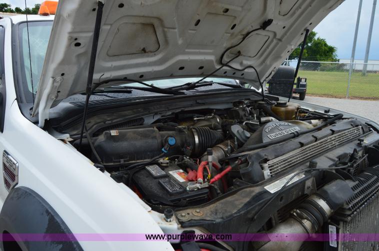 image for item H2931 2008 Ford F550 service truck with crane