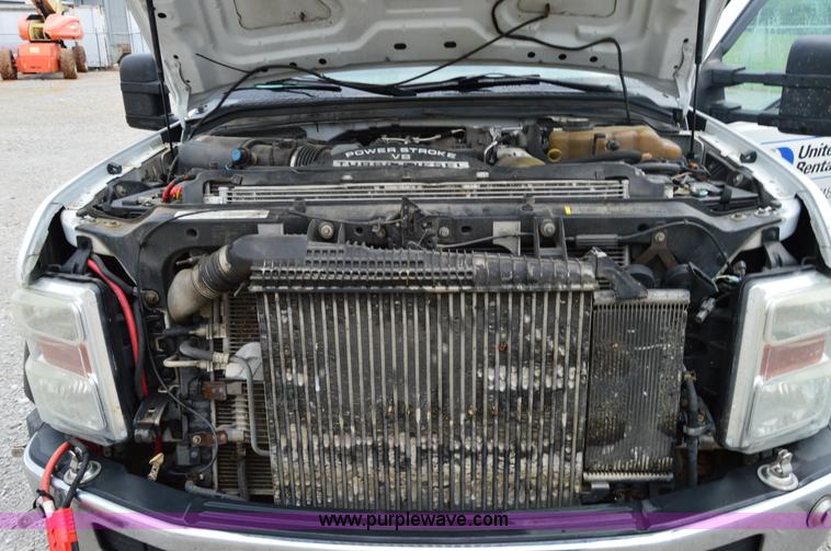 image for item H2931 2008 Ford F550 service truck with crane