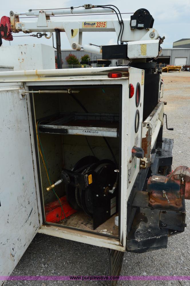 image for item H2931 2008 Ford F550 service truck with crane