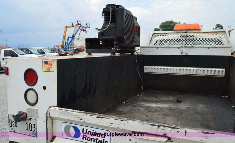 image for item H2931 2008 Ford F550 service truck with crane