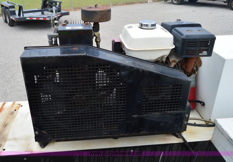 image for item H2931 2008 Ford F550 service truck with crane