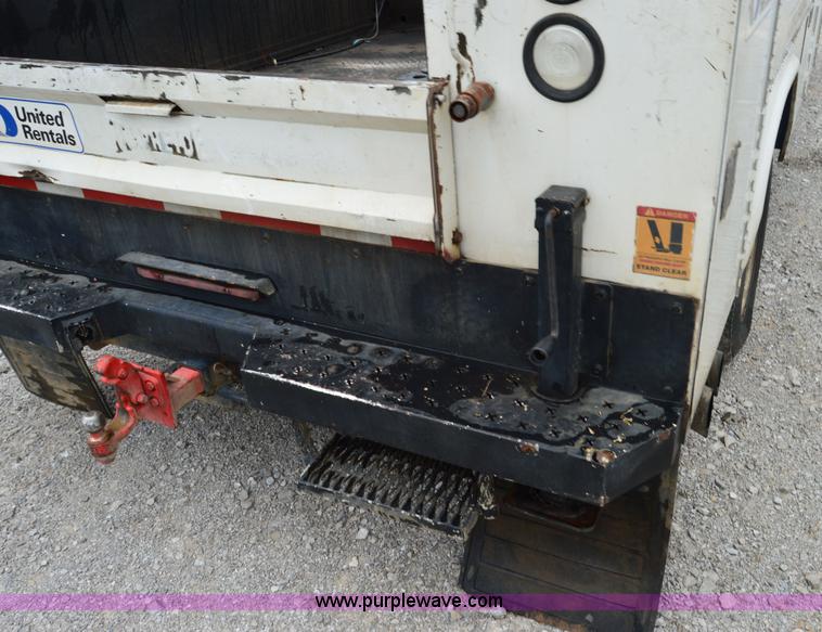 image for item H2931 2008 Ford F550 service truck with crane