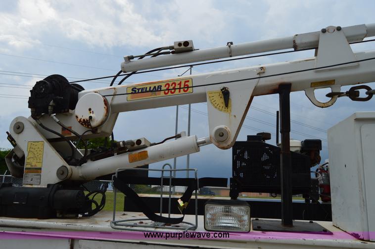 image for item H2931 2008 Ford F550 service truck with crane