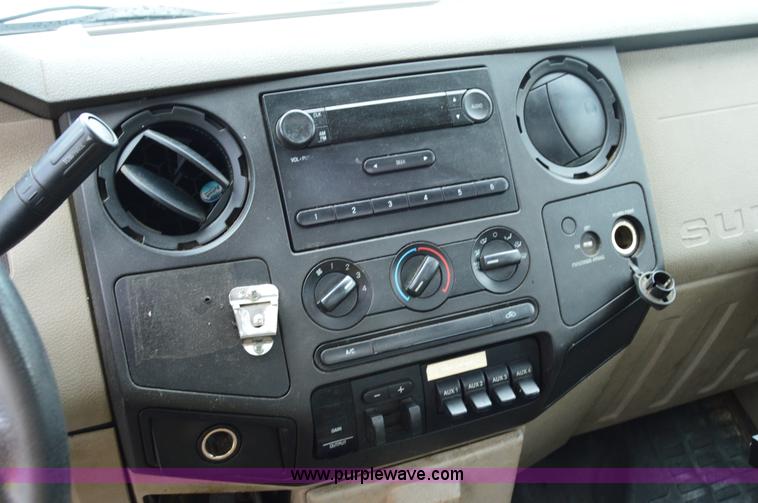 image for item H2931 2008 Ford F550 service truck with crane