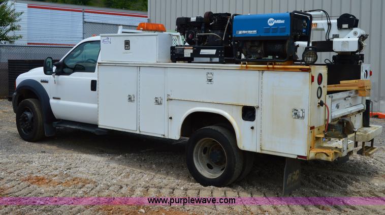 image for item H2932 2007 Ford F550 service truck with crane