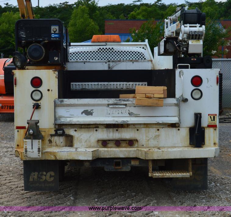image for item H2932 2007 Ford F550 service truck with crane