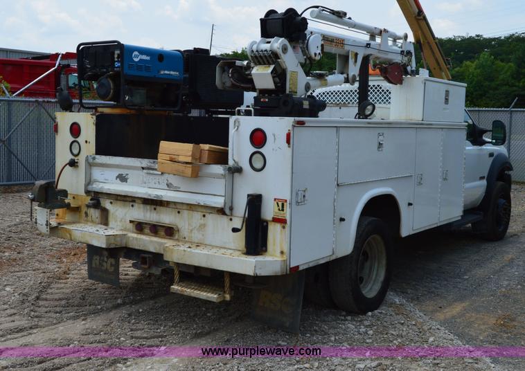 image for item H2932 2007 Ford F550 service truck with crane