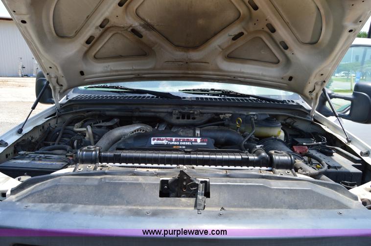 image for item H2932 2007 Ford F550 service truck with crane