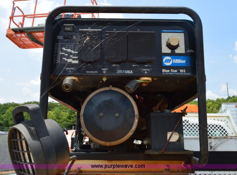 image for item H2932 2007 Ford F550 service truck with crane