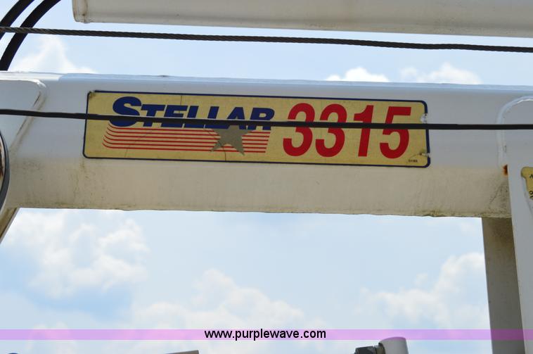 image for item H2932 2007 Ford F550 service truck with crane