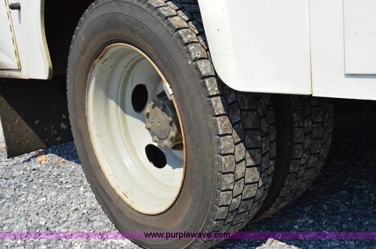 image for item H2933 2008 Ford F550 service truck