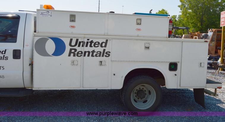 image for item H2933 2008 Ford F550 service truck