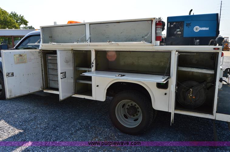 image for item H2933 2008 Ford F550 service truck