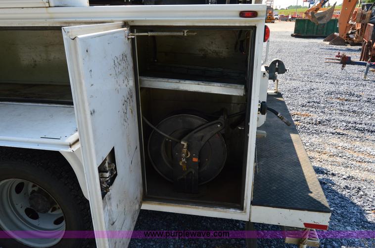 image for item H2933 2008 Ford F550 service truck