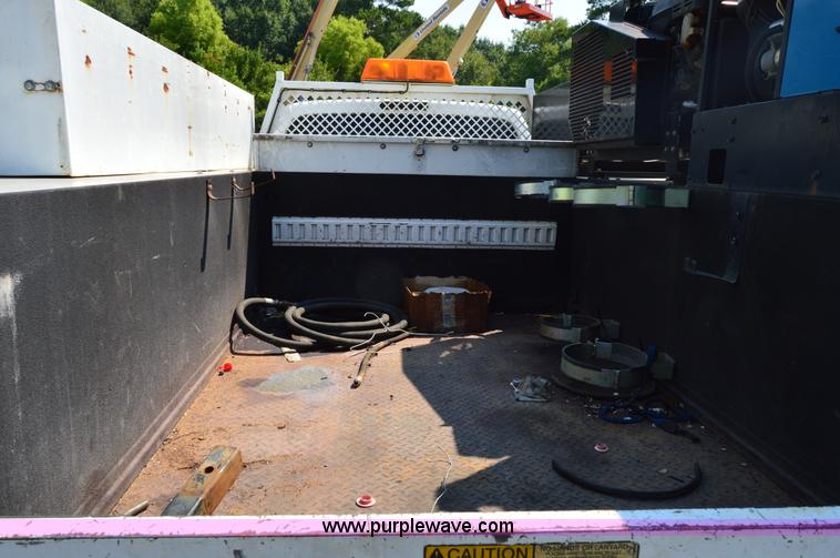 image for item H2933 2008 Ford F550 service truck