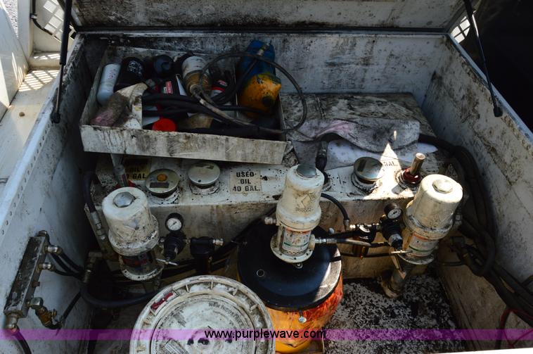 image for item H2933 2008 Ford F550 service truck