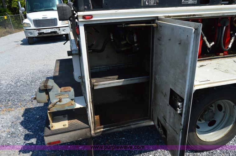 image for item H2933 2008 Ford F550 service truck