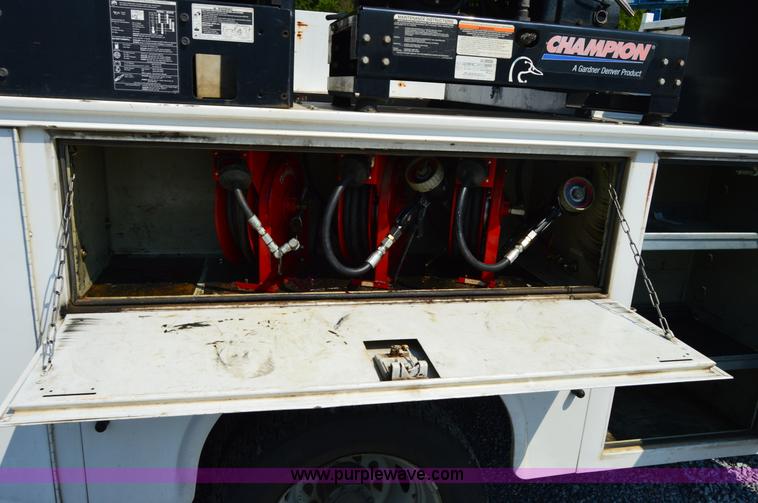 image for item H2933 2008 Ford F550 service truck