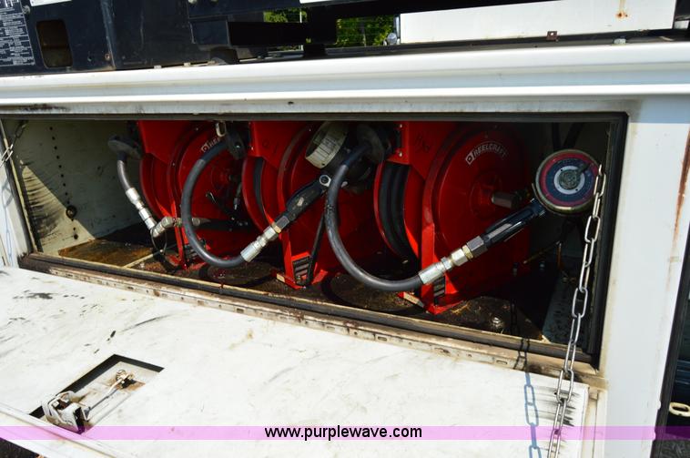 image for item H2933 2008 Ford F550 service truck