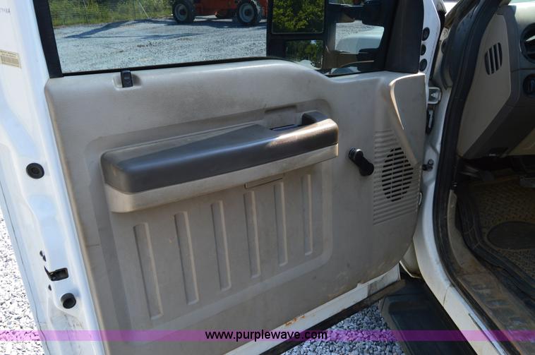 image for item H2933 2008 Ford F550 service truck