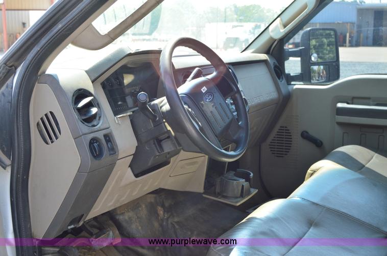 image for item H2933 2008 Ford F550 service truck