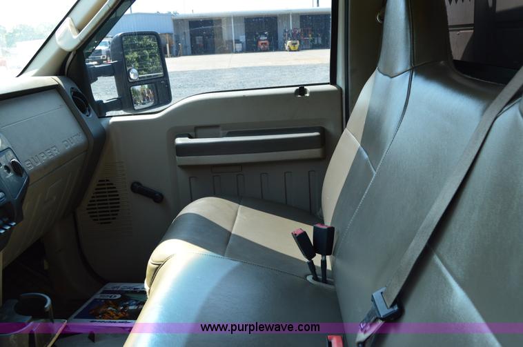 image for item H2933 2008 Ford F550 service truck