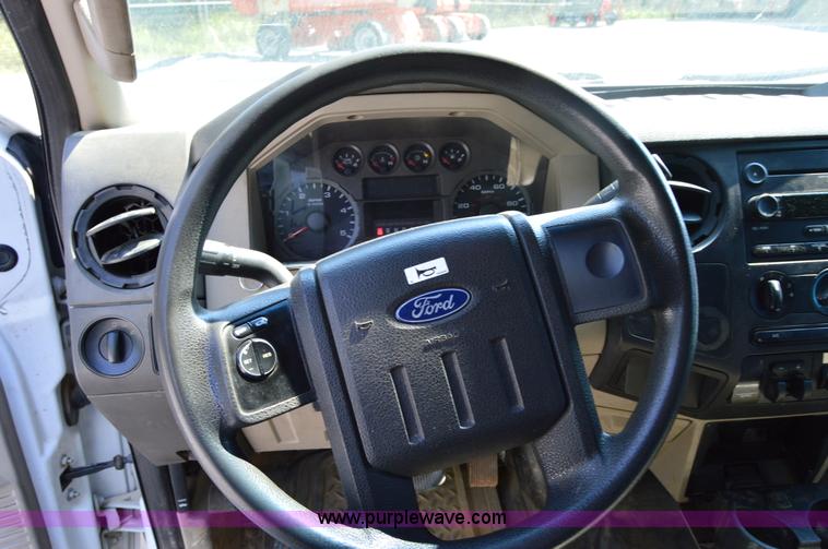 image for item H2933 2008 Ford F550 service truck