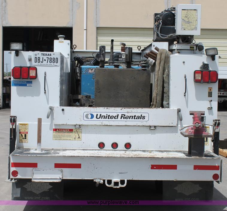 image for item H2984 2007 Ford F550 service truck with crane