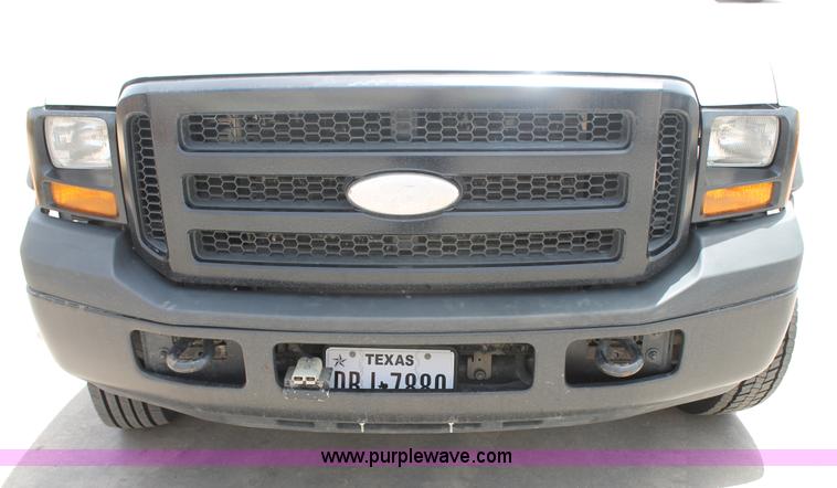 image for item H2984 2007 Ford F550 service truck with crane