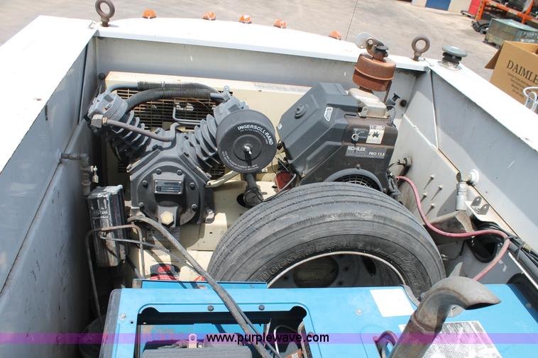 image for item H2984 2007 Ford F550 service truck with crane