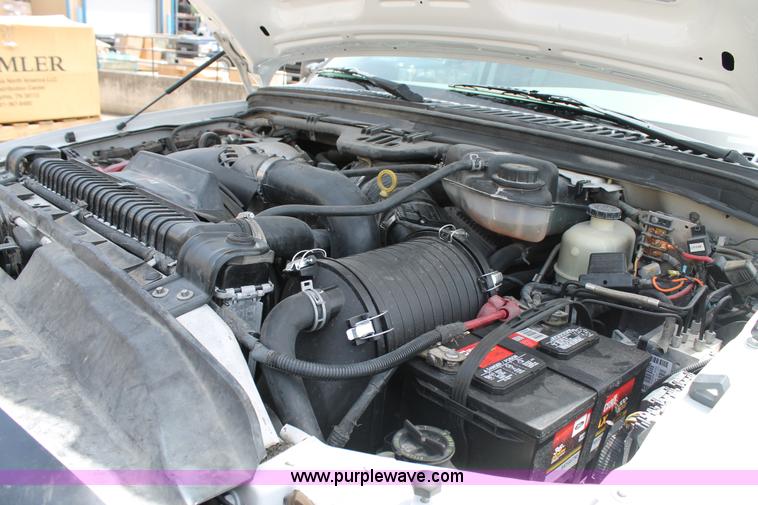 image for item H2984 2007 Ford F550 service truck with crane