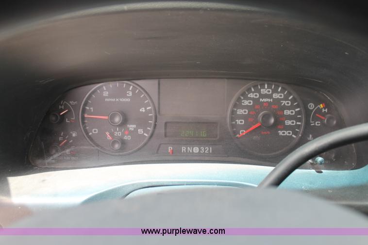 image for item H2984 2007 Ford F550 service truck with crane