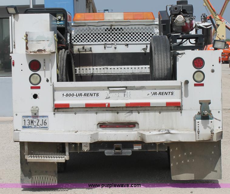image for item H2985 2008 Ford F550 service truck