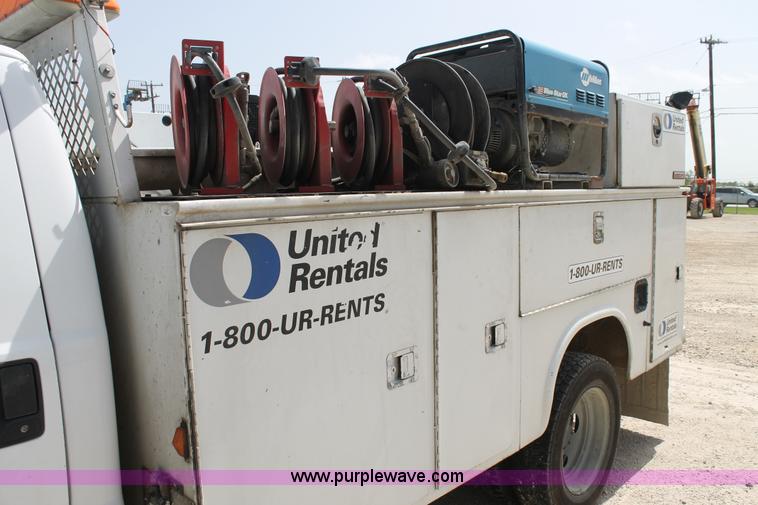 image for item H2985 2008 Ford F550 service truck