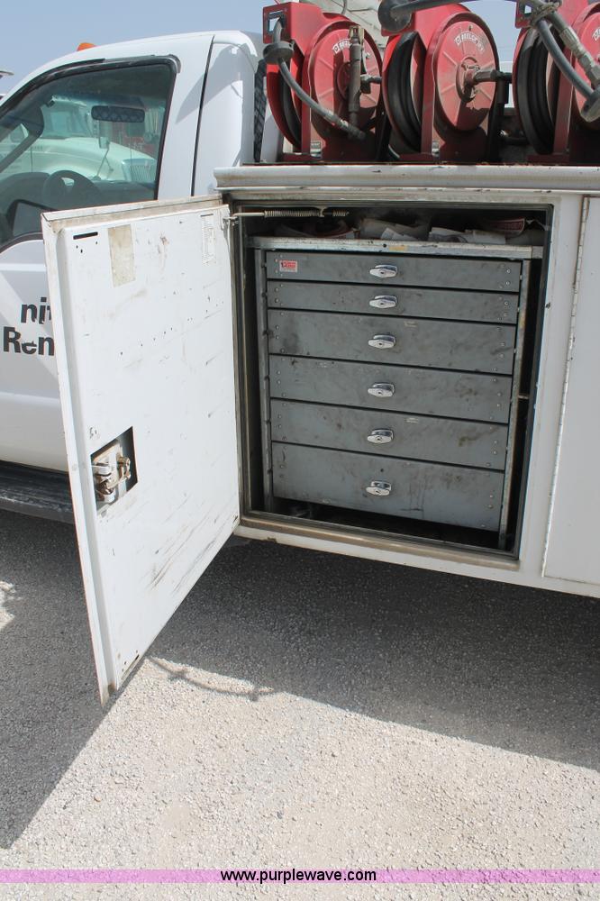 image for item H2985 2008 Ford F550 service truck