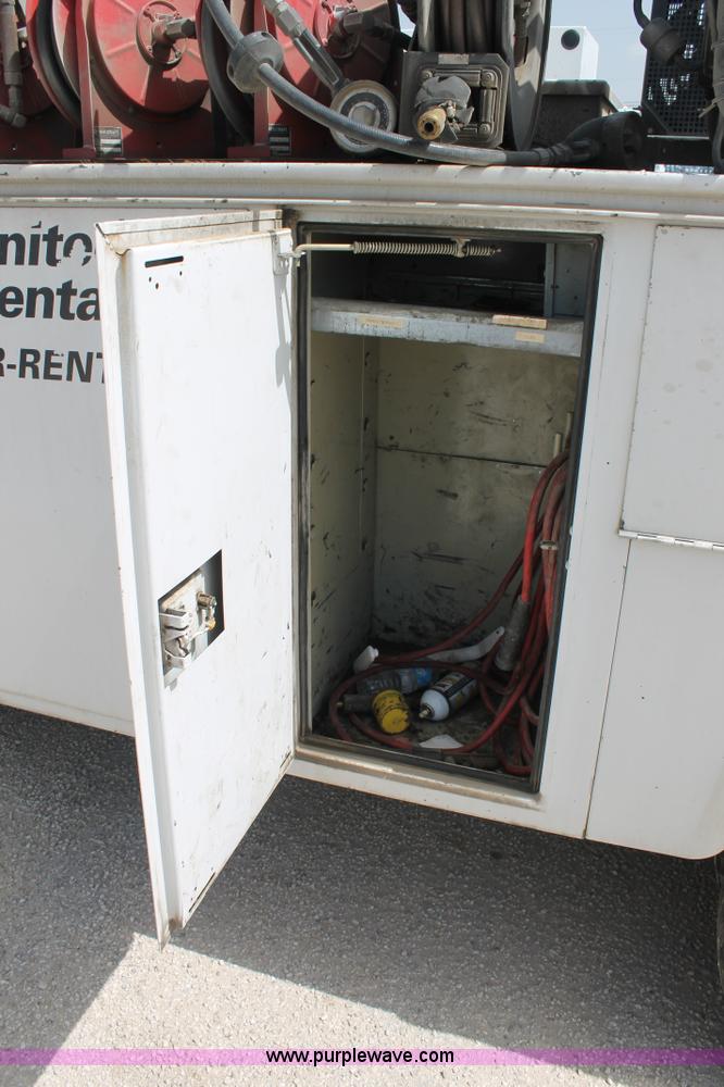 image for item H2985 2008 Ford F550 service truck