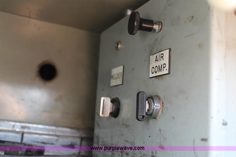 image for item H2985 2008 Ford F550 service truck