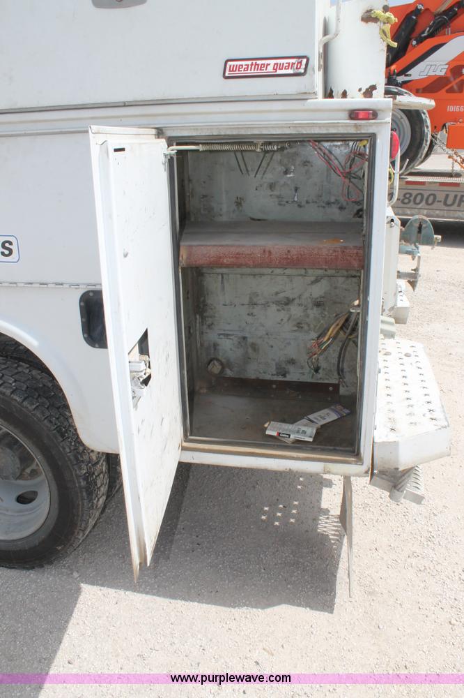 image for item H2985 2008 Ford F550 service truck