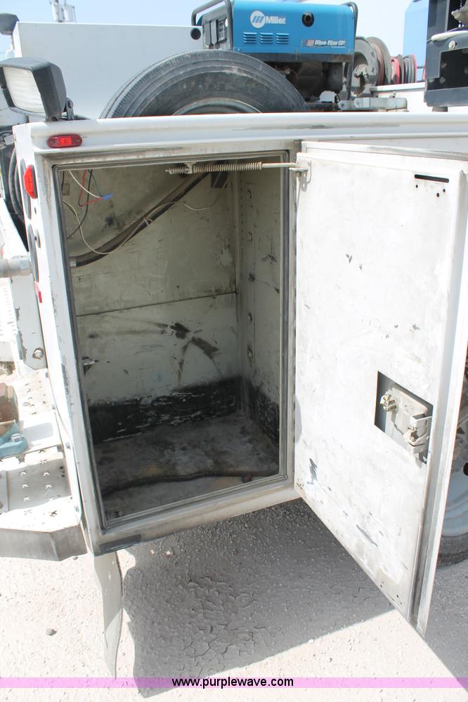 image for item H2985 2008 Ford F550 service truck