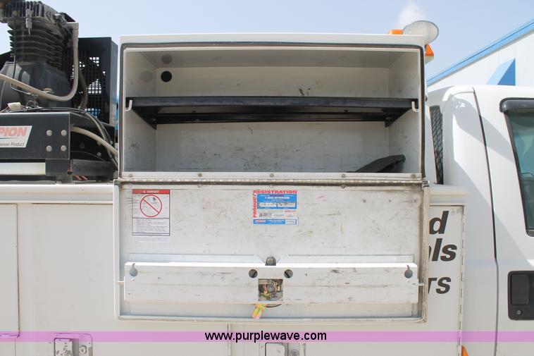 image for item H2985 2008 Ford F550 service truck