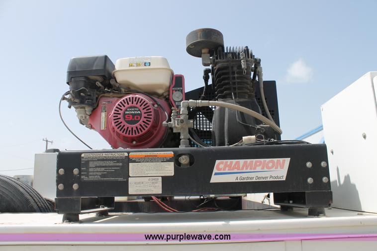 image for item H2985 2008 Ford F550 service truck