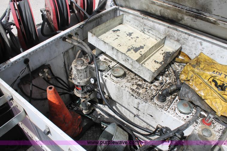 image for item H2985 2008 Ford F550 service truck