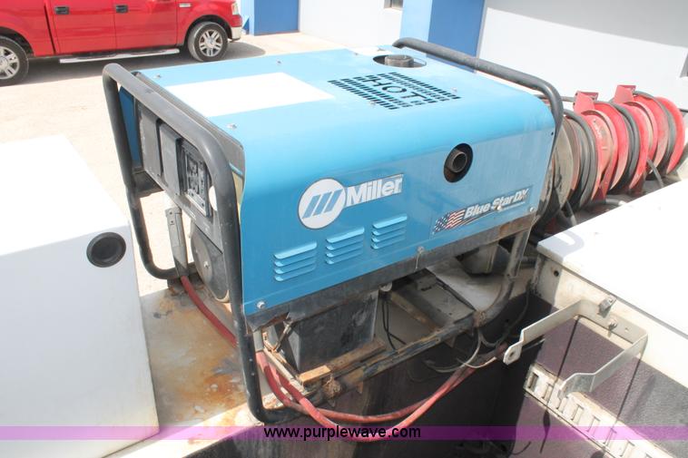 image for item H2985 2008 Ford F550 service truck