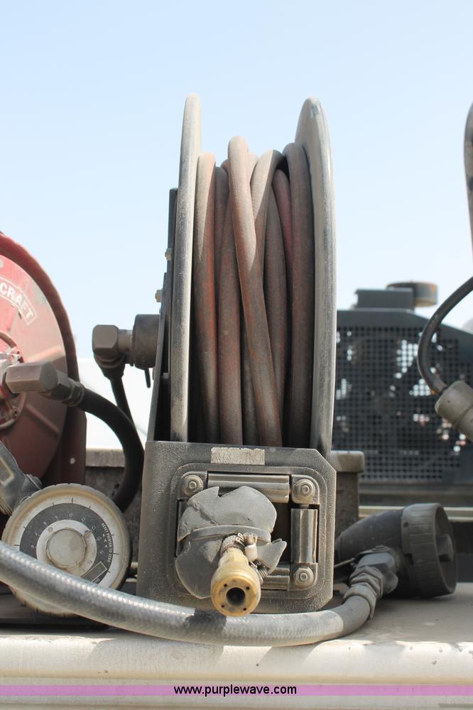 image for item H2985 2008 Ford F550 service truck