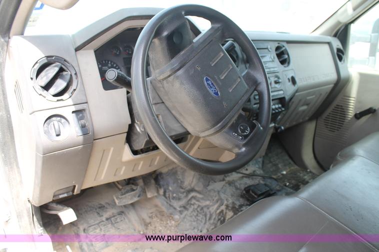 image for item H2985 2008 Ford F550 service truck