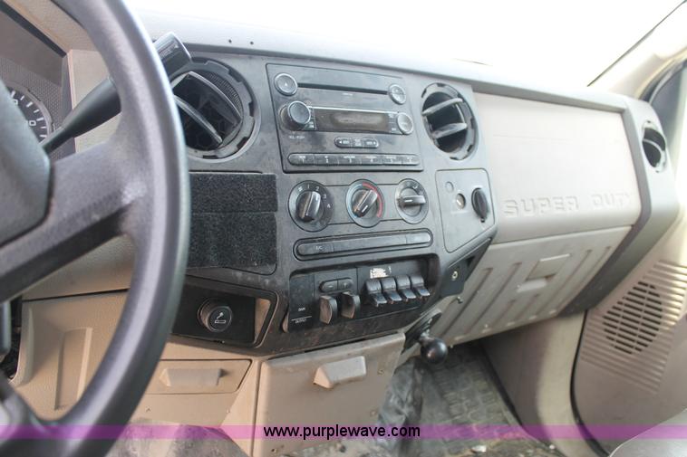 image for item H2985 2008 Ford F550 service truck